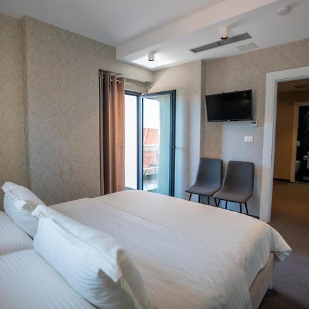 שקודר Hotel Chicago מראה חיצוני תמונה