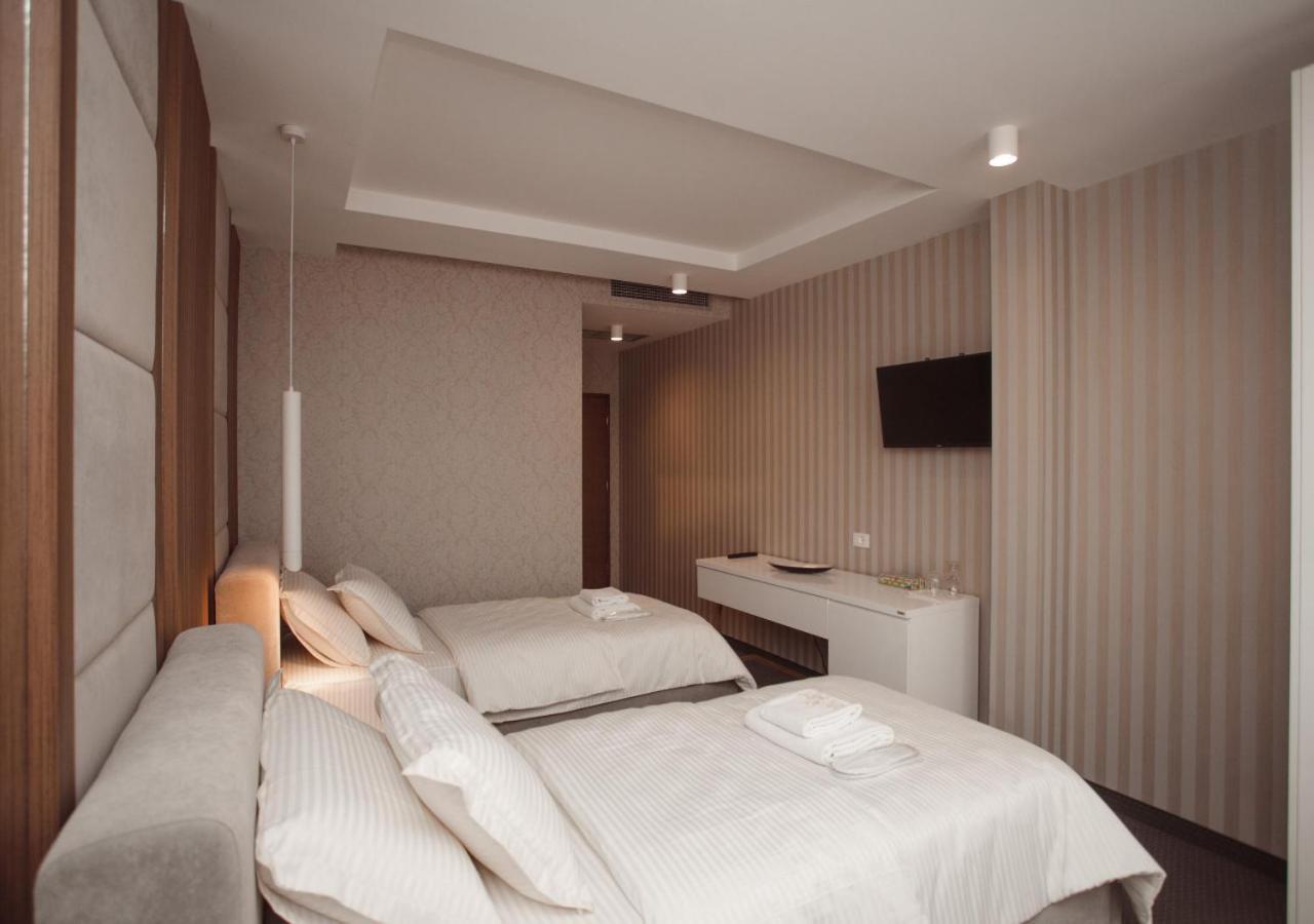 שקודר Hotel Chicago מראה חיצוני תמונה