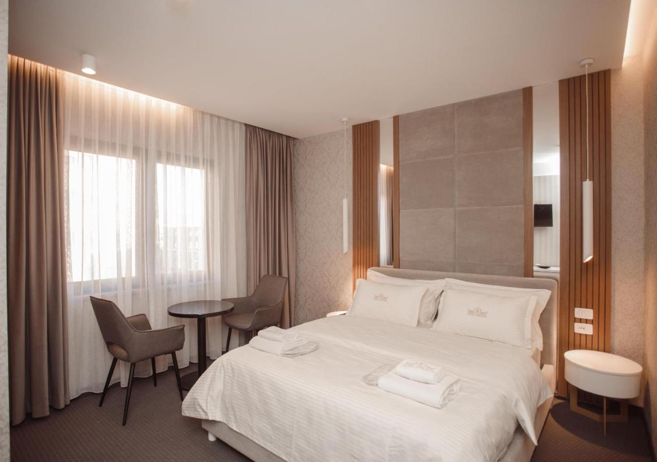שקודר Hotel Chicago מראה חיצוני תמונה