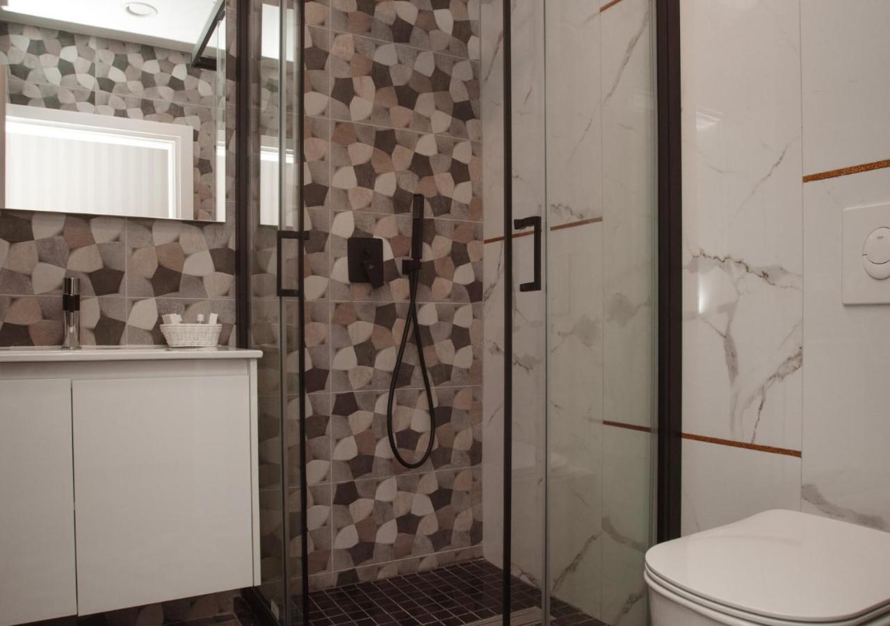 שקודר Hotel Chicago מראה חיצוני תמונה