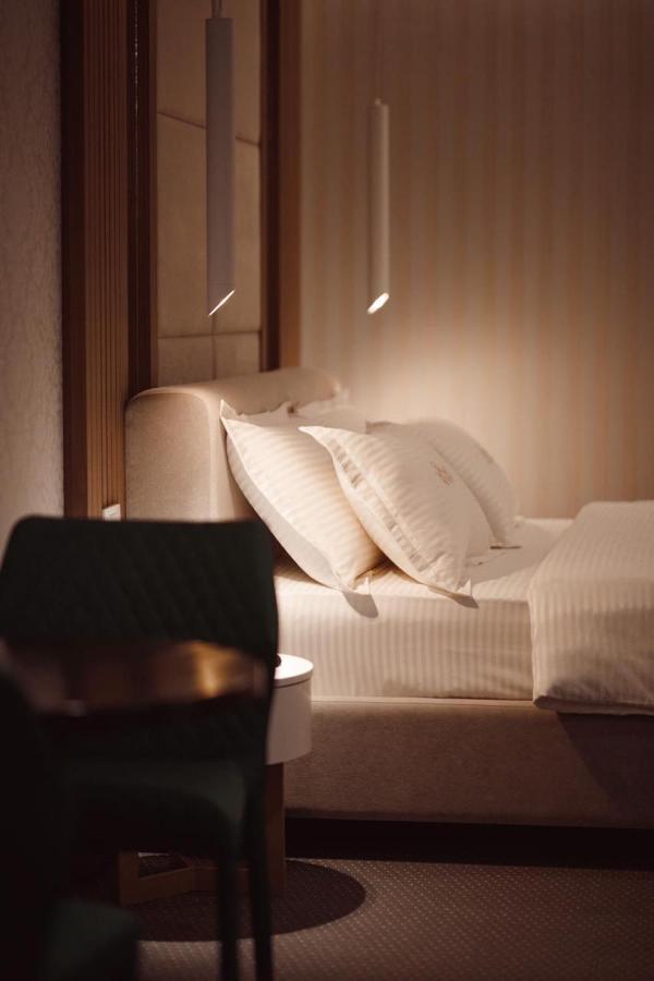 שקודר Hotel Chicago מראה חיצוני תמונה