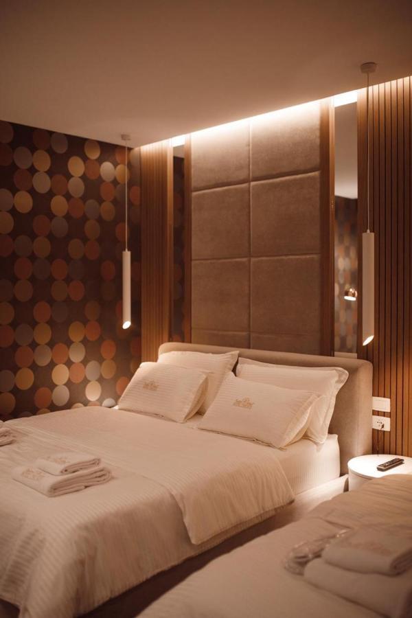 שקודר Hotel Chicago מראה חיצוני תמונה