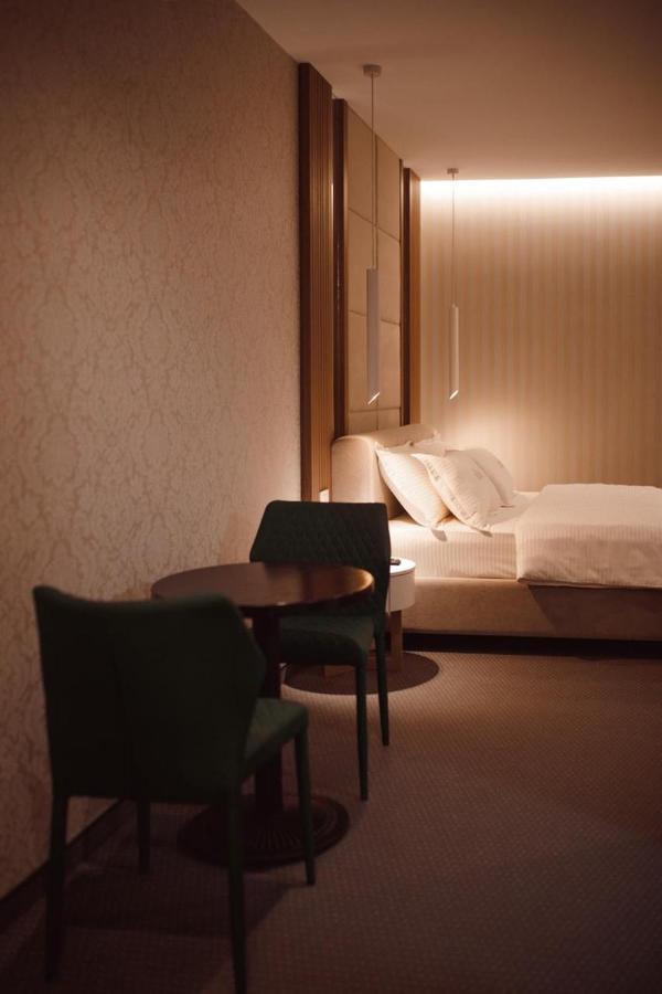 שקודר Hotel Chicago מראה חיצוני תמונה