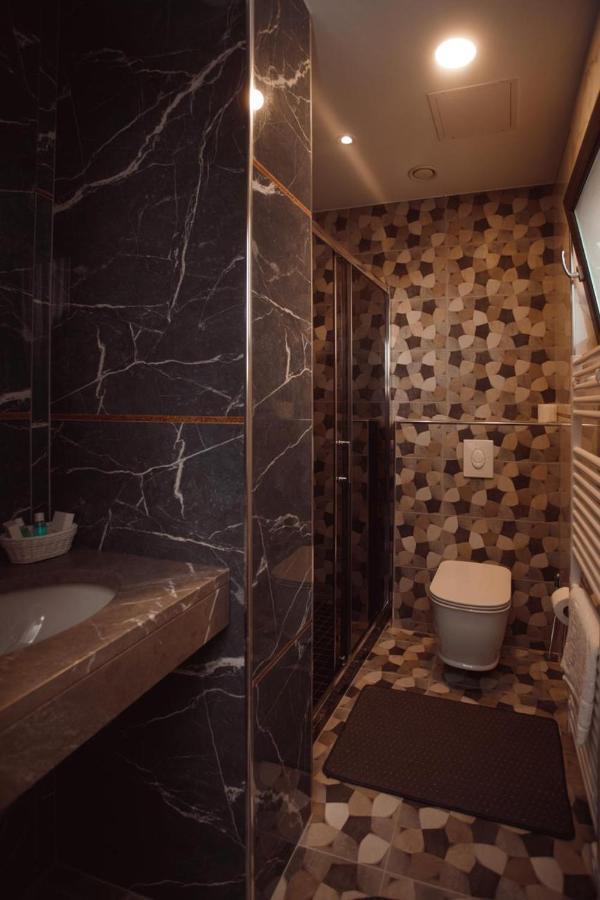 שקודר Hotel Chicago מראה חיצוני תמונה